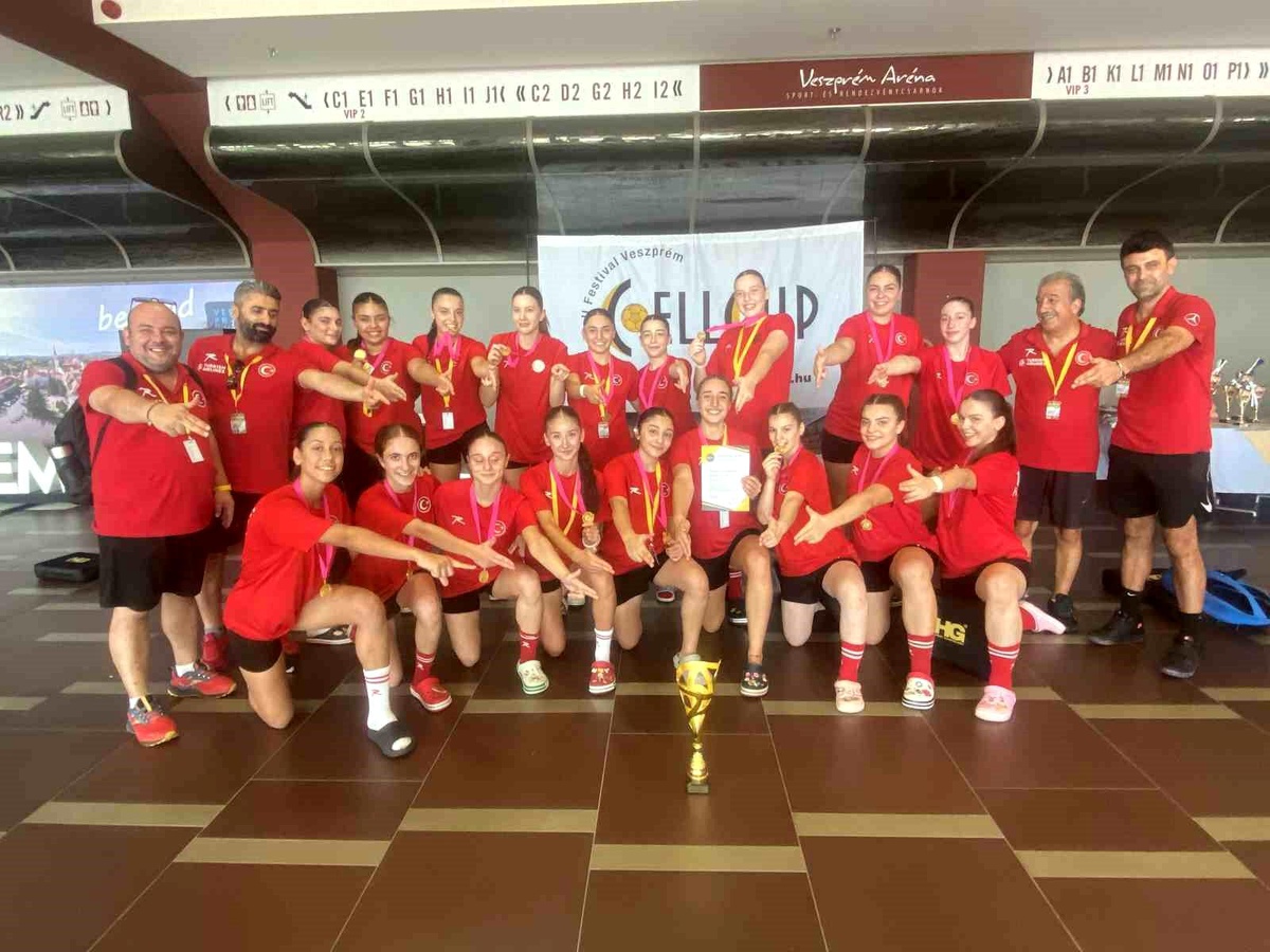 U17 Kız Milli Hentbol Takımı Cell-Cup Turnuvası\'nda Şampiyon Oldu