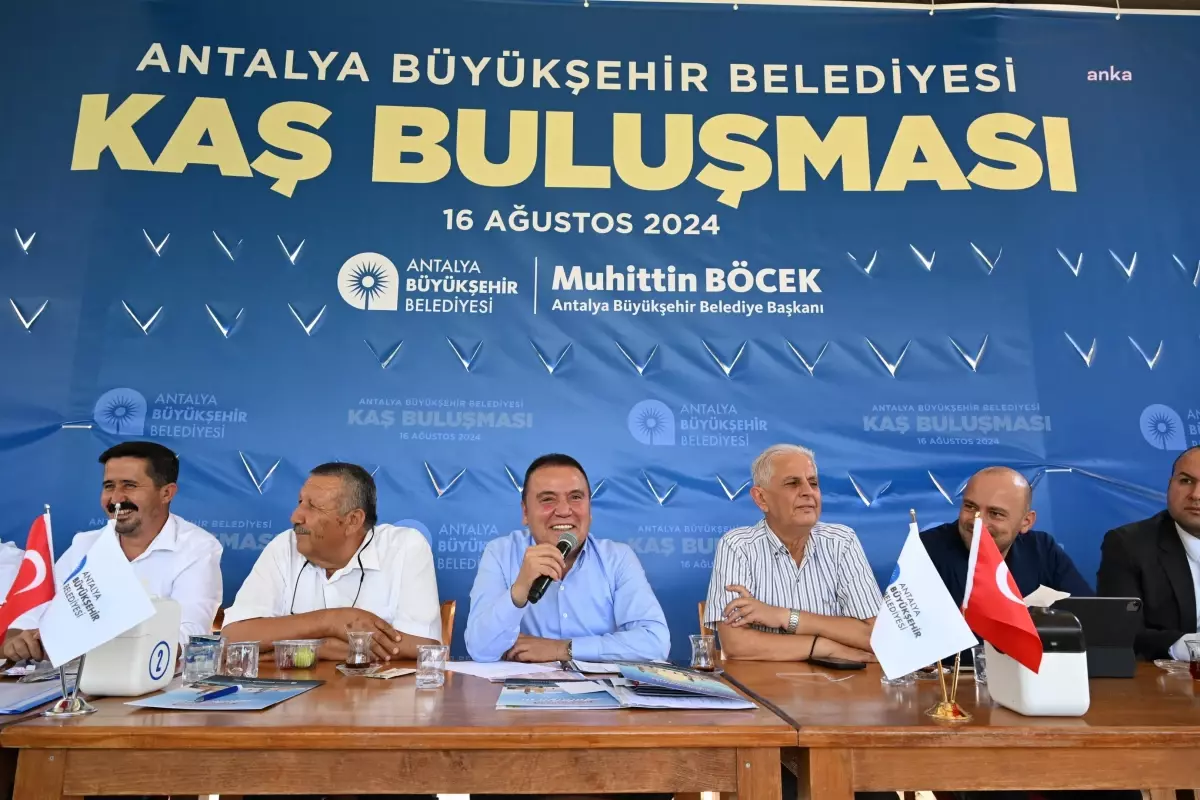 Başkan Böcek, Kaş Gömbe\'de muhtarlarla bir araya geldi