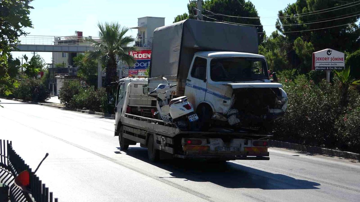 Antalya\'da 7 aracın karıştığı kazada 6 kişi yaralandı
