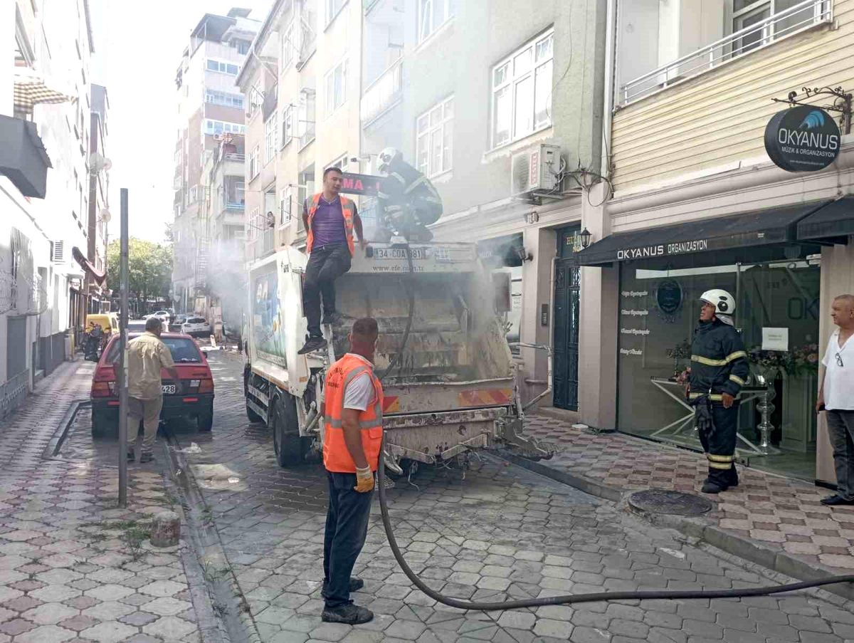 Samsun\'da çöp kamyonunda çıkan yangın kısa sürede söndürüldü