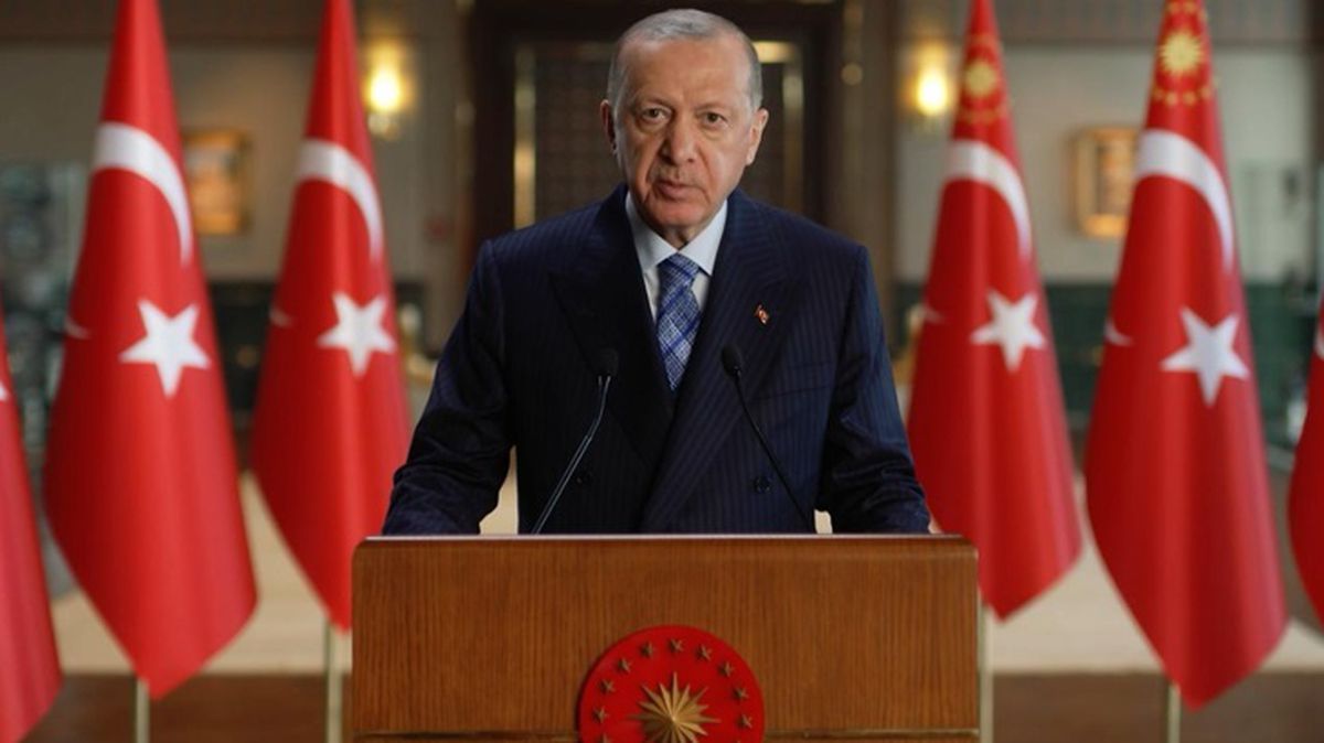 Erdoğan\'dan 17 Ağustos mesajı: Türkiye\'nin deprem tehdidi altındaki bir ülke olduğu gerçeğini hiçbir zaman aklımızdan çıkarmadık