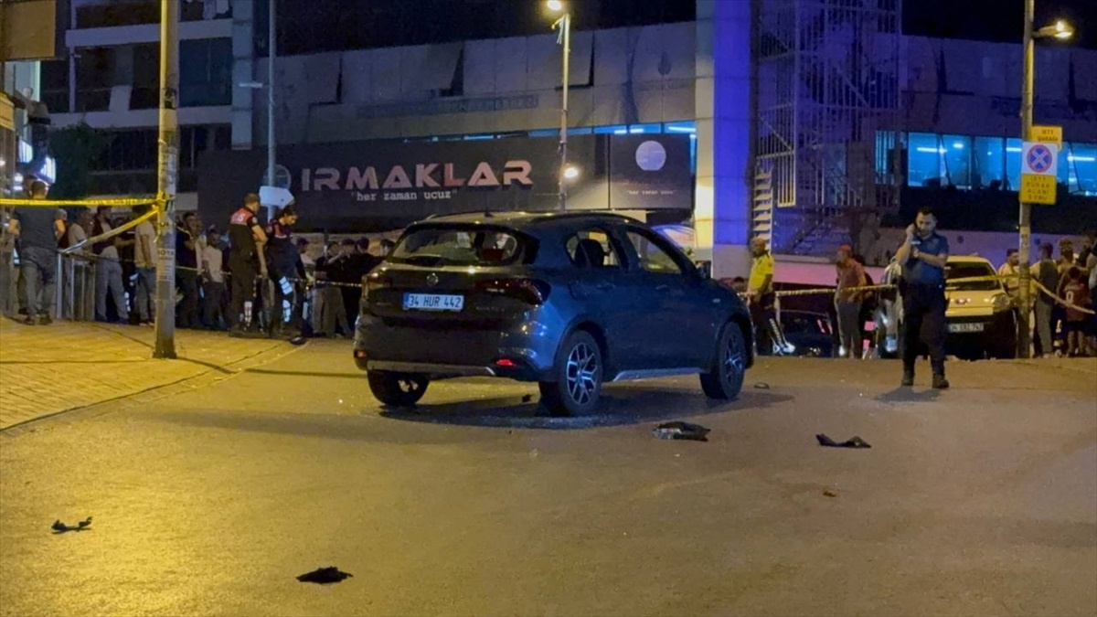 Esenyurt\'ta Otomobilin Çarptığı 3 Yaşındaki Çocuk Yaşamını Yitirdi