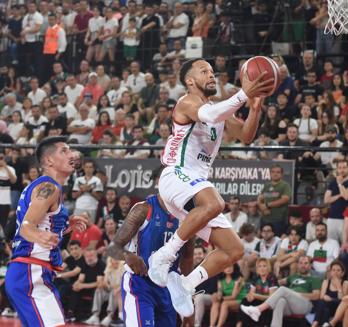 Karşıyaka\'nın eski oyuncusu Jaylon Brown Bursaspor\'a transfer oldu