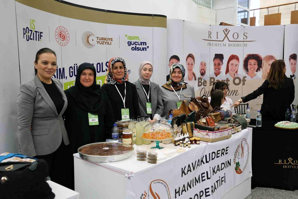 Bakan Işıkhan, \'İş Pozitif Kadın İstihdamı Fuarı\' açılışında konuştu