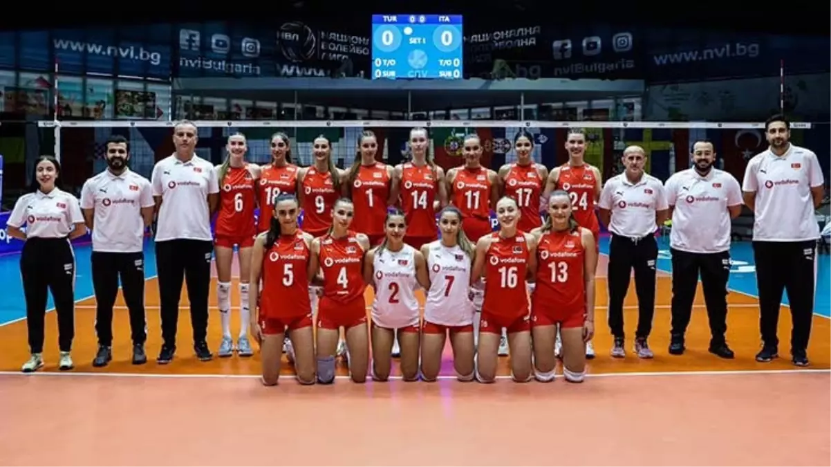 İtalya\'yı finalde 3-2 yenen 20 Yaş Altı Kadın Voleybol Milli Takımımız, namağlup Avrupa şampiyonu oldu