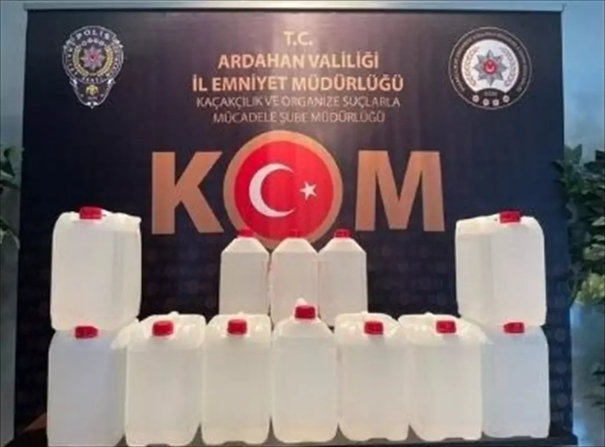 Ardahan\'da bir kargo firmasında 60 litre etil alkol ele geçirildi