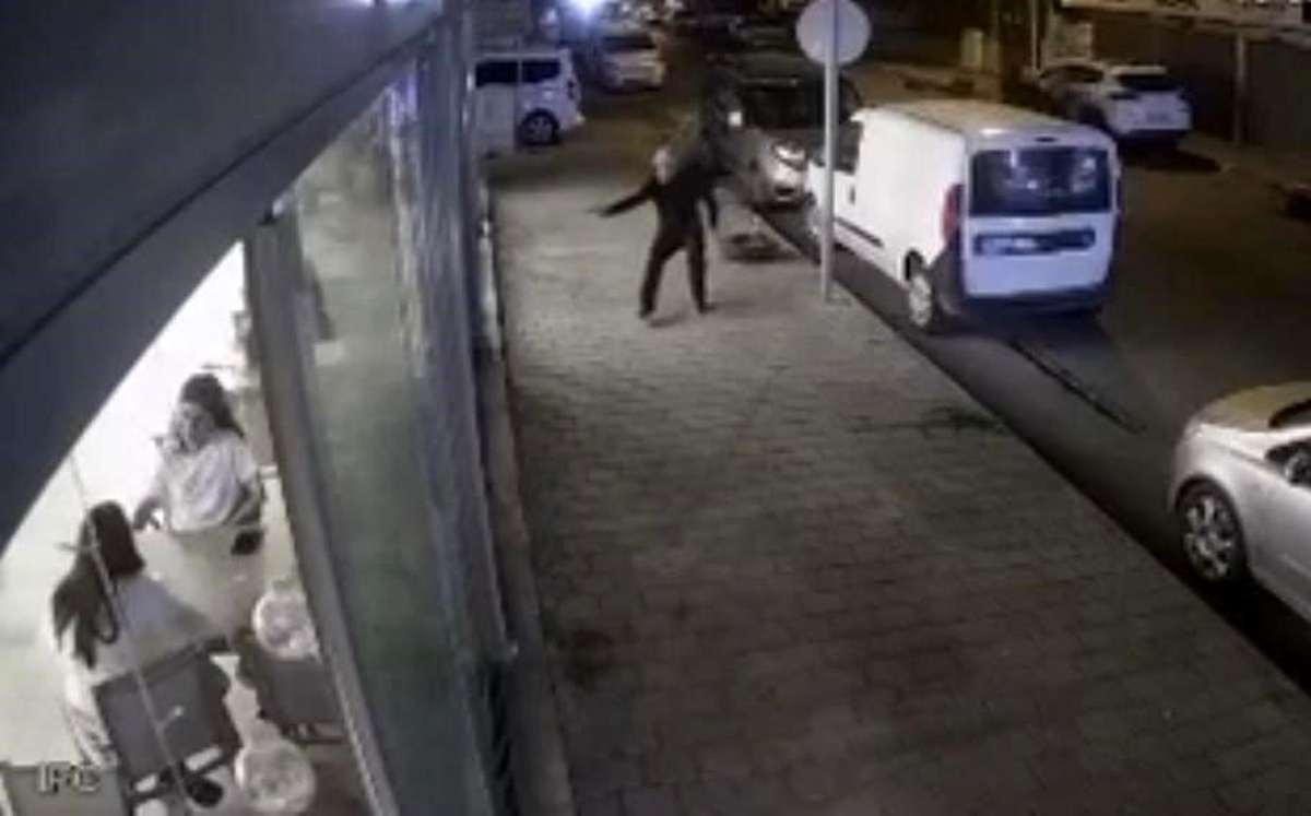 Batman\'da Kafeye Silahlı Saldırı: 2 Yaralı