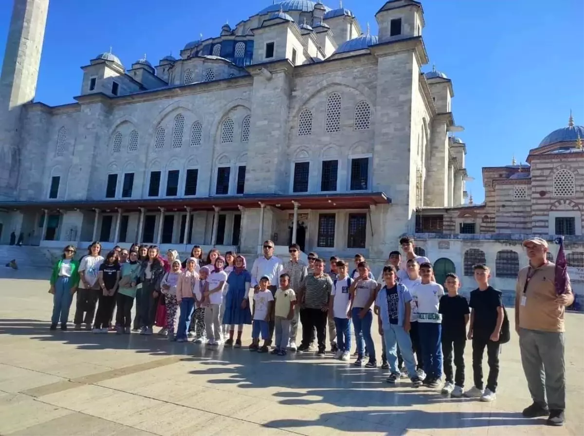 Kur\'an Kursu Öğrencileri İçin İstanbul Gezisi Düzenlendi