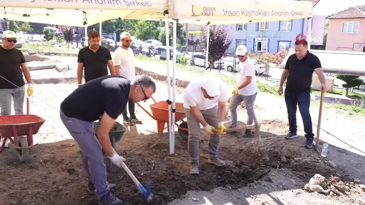 Konuralp Antik Tiyatro Kazısı Hız Kazanıyor