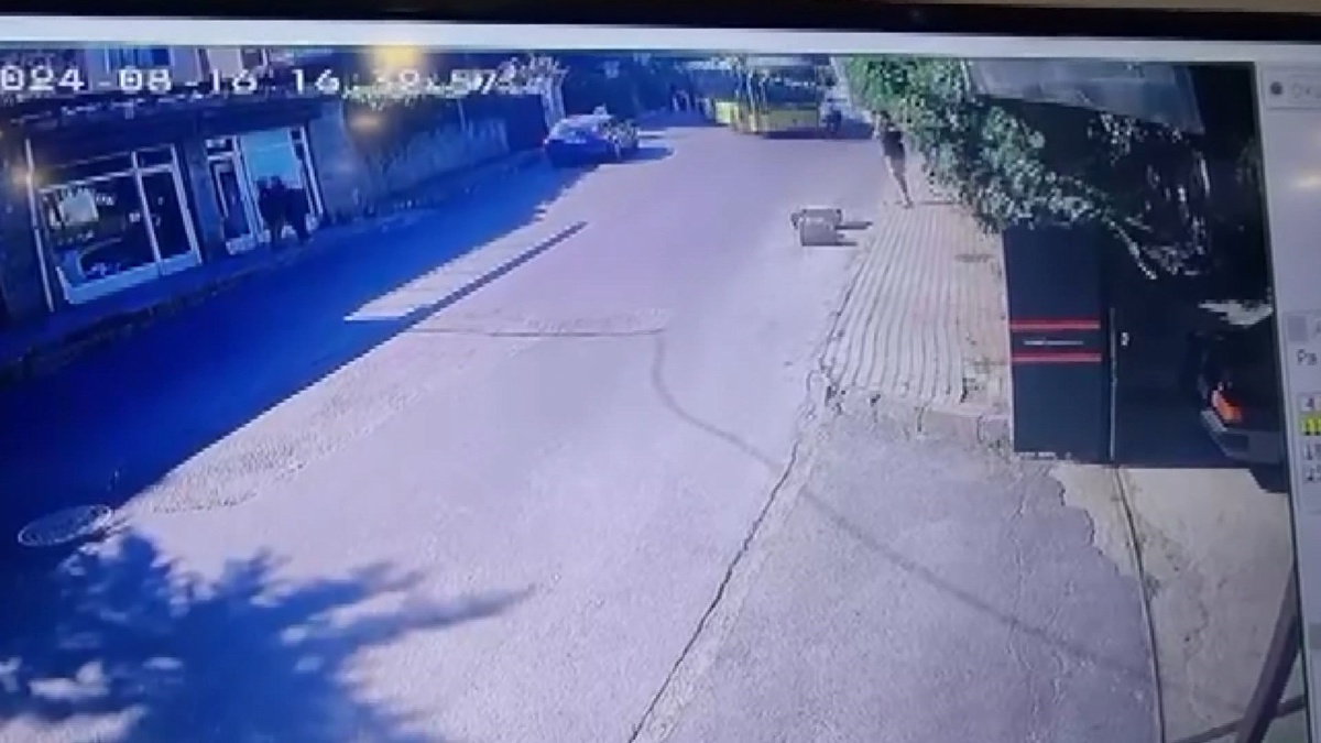 Sarıyer\'de İETT otobüsü motosiklete çarptı