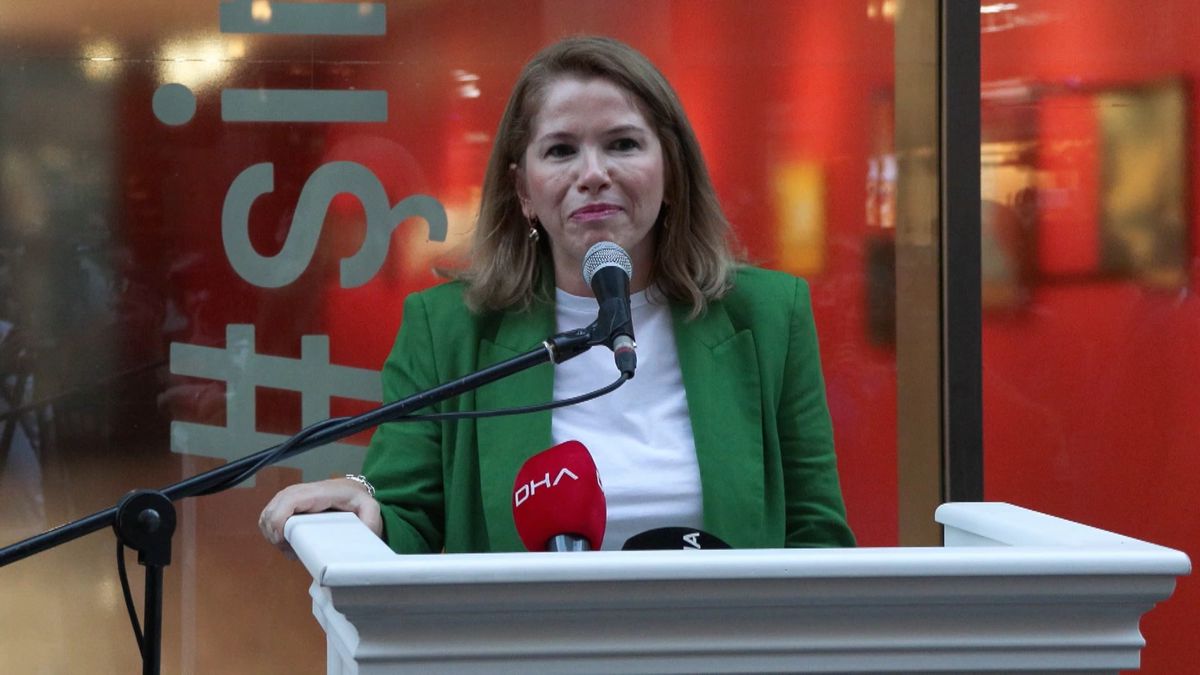 Genç Sanatçılar \'Şimdi Beyoğlu\' Sergisiyle Sanatseverleri Ağırlıyor