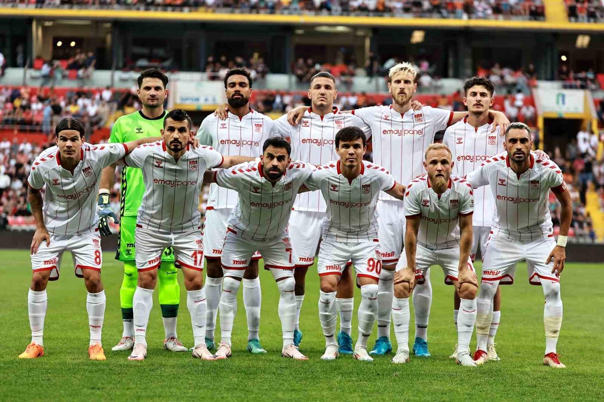 Sivasspor, Kayserispor\'u mağlup ederek ilk galibiyetini aldı