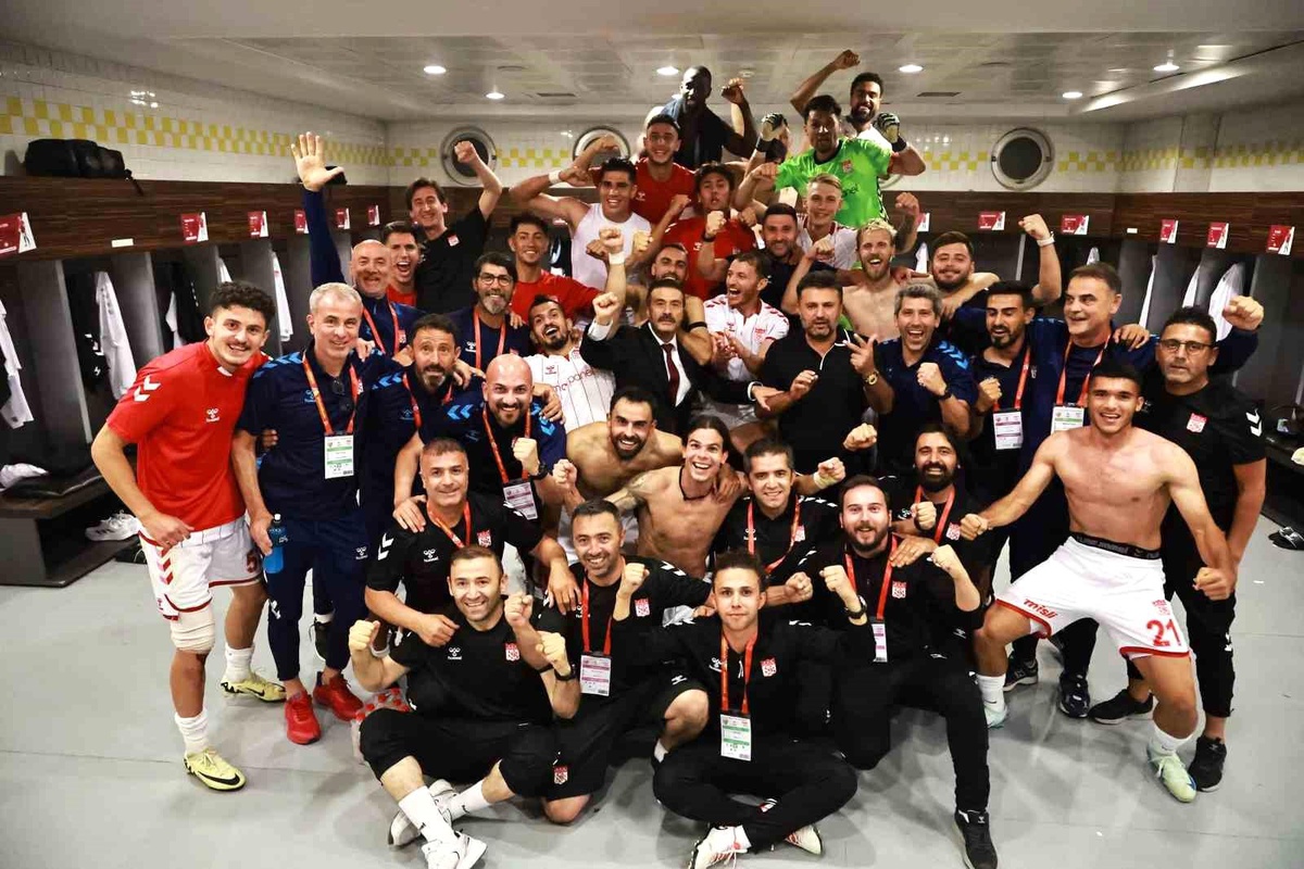 Sivasspor, Kayserispor\'u mağlup ederek ilk galibiyetini aldı
