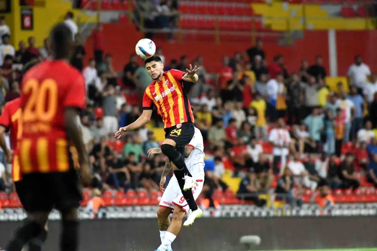 Kayserispor ile Sivasspor Arasındaki Maç 1-1 Berabere Sonuçlandı