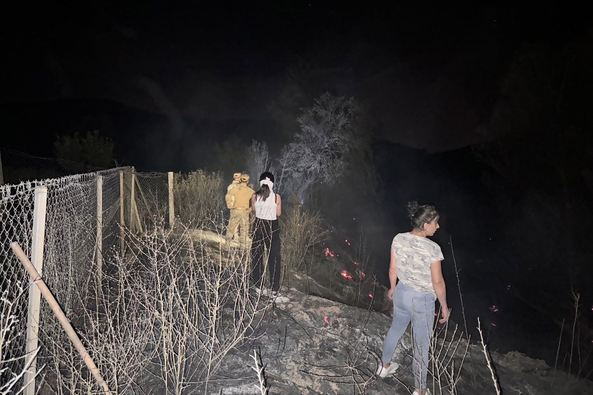 Tunceli\'de Ormanlık Alanda Çıkan Yangın Kontrol Altına Alındı