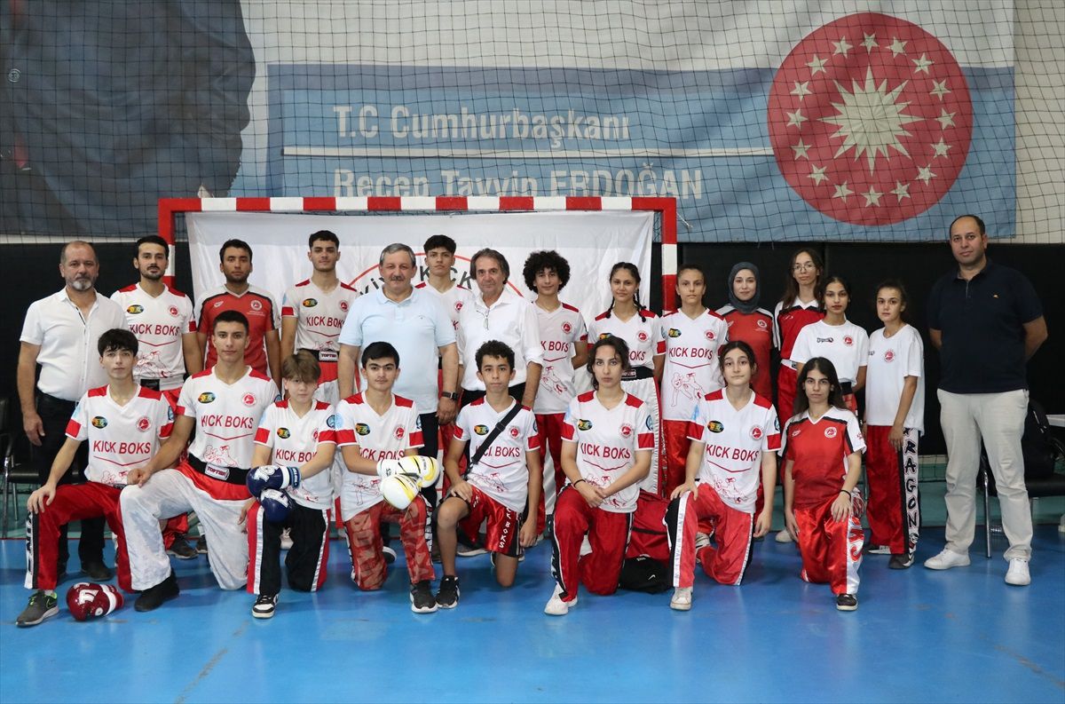 Türkiye Kick Boks Milli Takımı Gençler Dünya Şampiyonası\'na Hazır