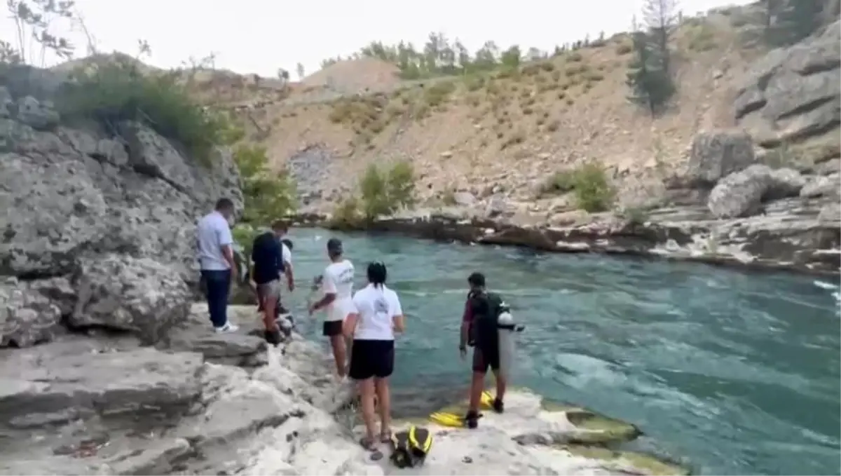 Manavgat\'ta Serinlemek İçin Giren Genç Akıntıya Kapılarak Kayboldu