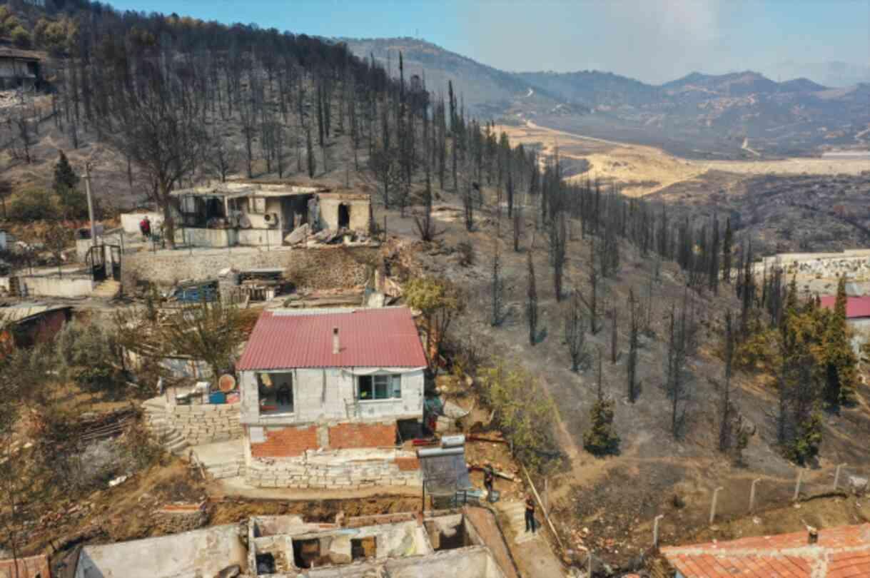 4 gündür yanan Karşıyaka'dan sevindiren haber geldi, 5 noktada orman yangını ile mücadele sürüyor