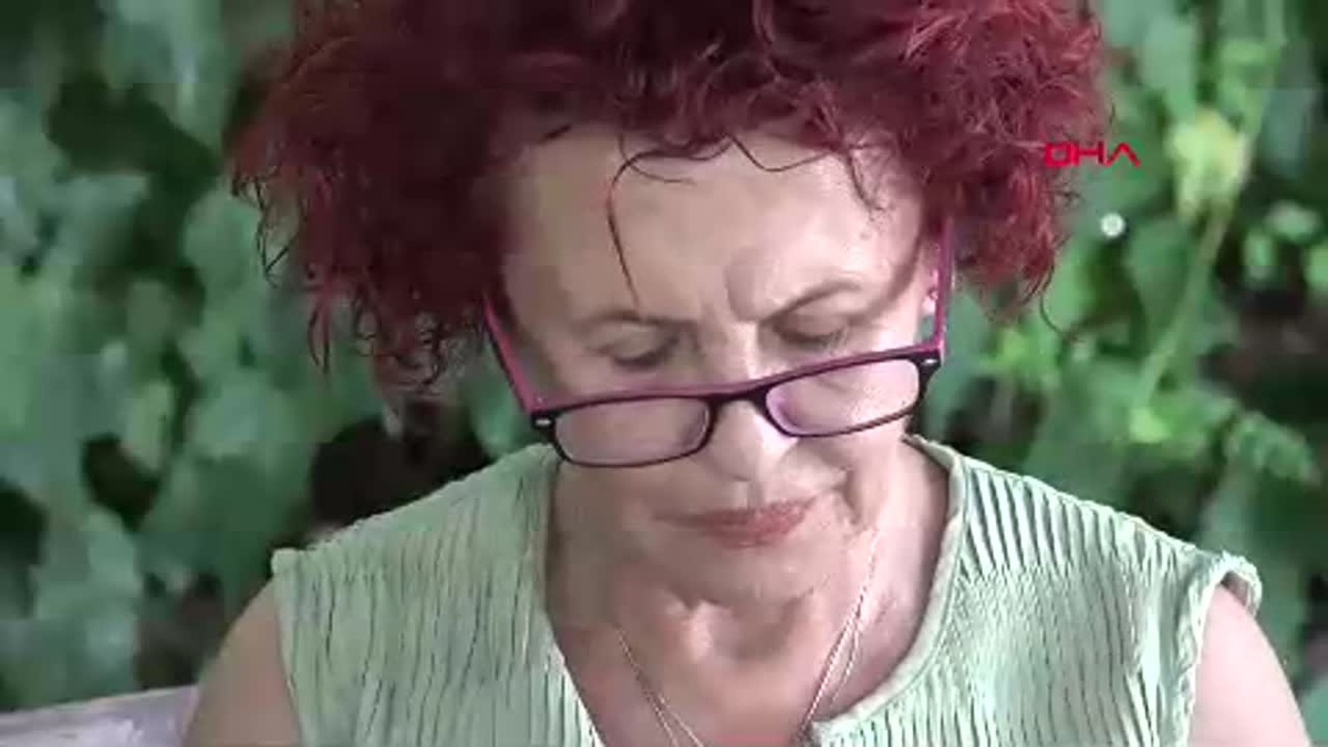 Rahim Kanserini Yenen Kadın, Çanta Örgüsüyle Kanserli Çocuklara Yardım Ediyor
