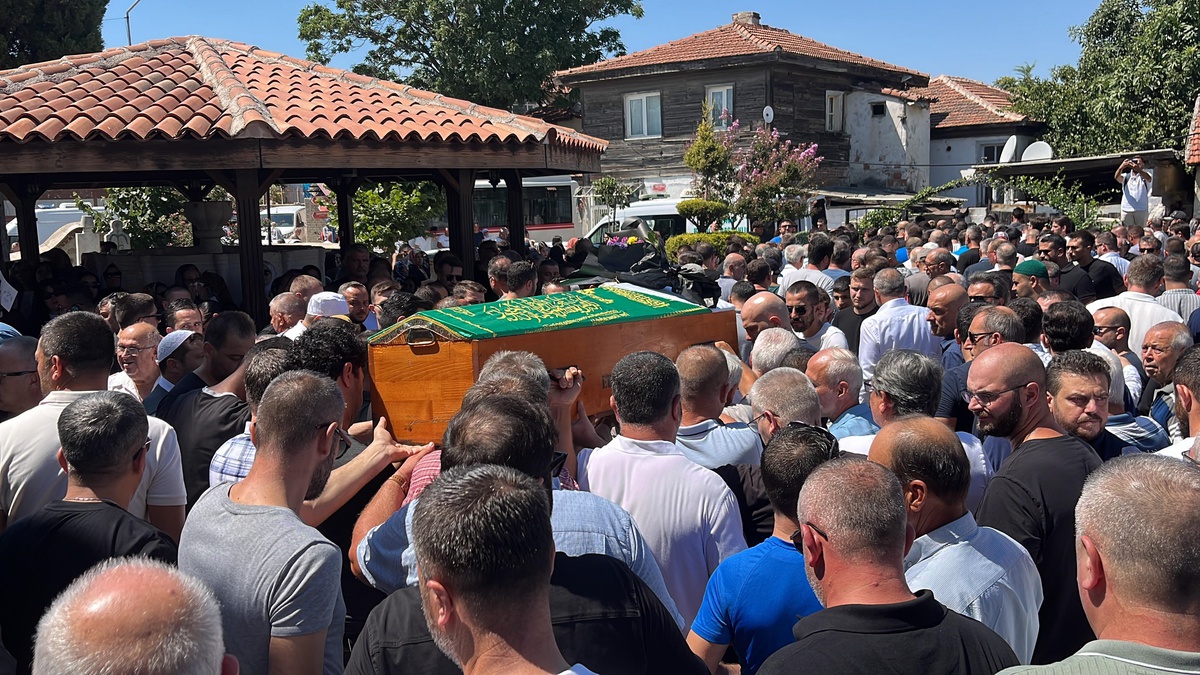 Okul Bahçesinde Tabanca İle Vurulan Genç Kız Toprağa Verildi
