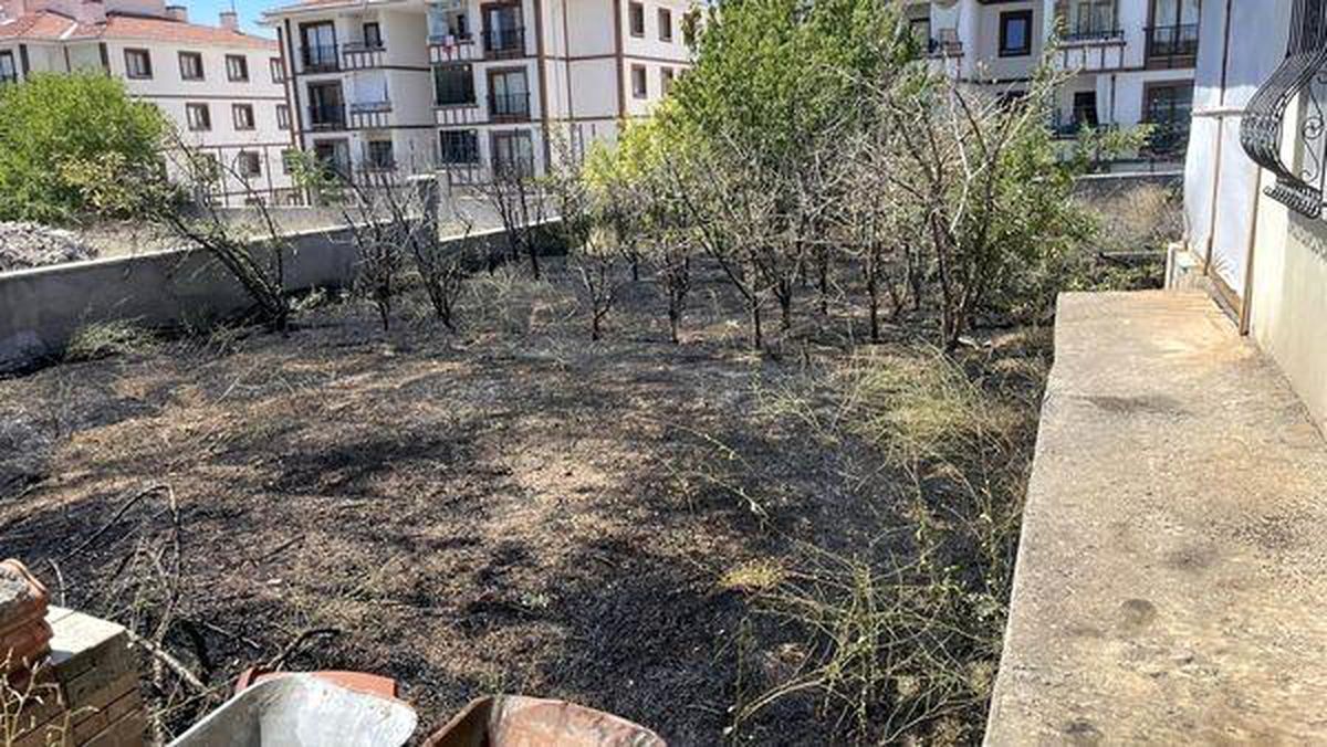 Çankırı\'da Apartman Bahçesinde Çıkan Yangın Kontrol Altına Alındı