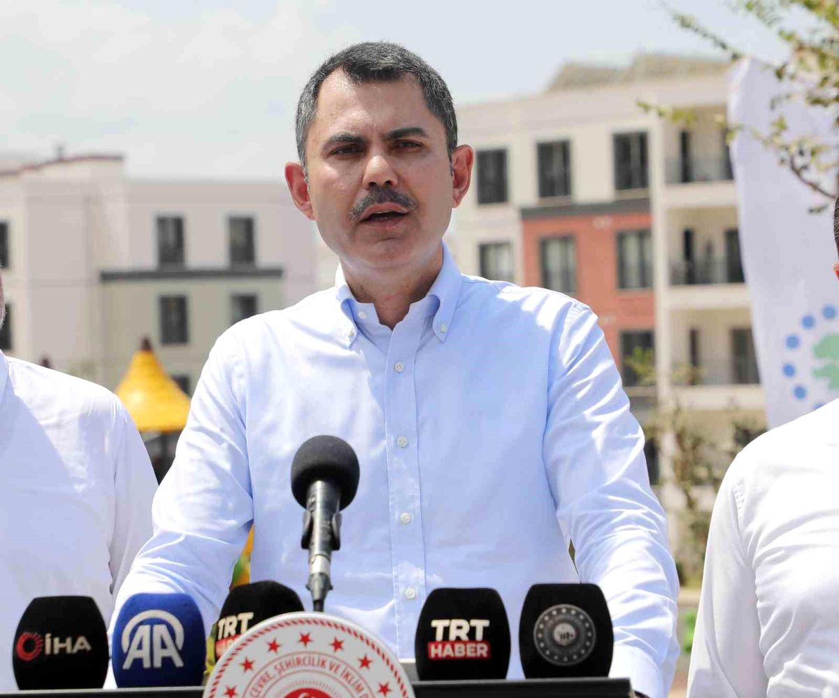 Çevre Bakanı Murat Kurum: İzmir ve Manisa\'da yangınlardan etkilenen binalar tespit edildi