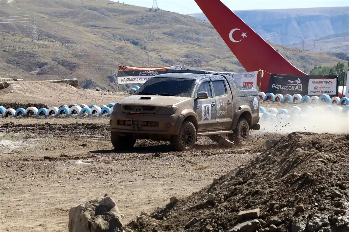 Çankırı\'da 3. Uluslararası Tuz Festivali\'nde ATV, Motokros ve Offroad Gösterisi Yapıldı