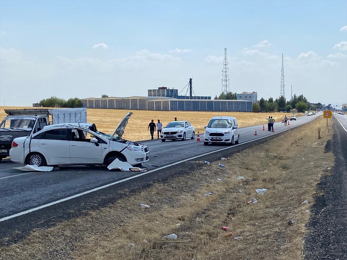 Diyarbakır\'da otomobil devrildi: 6 yaralı