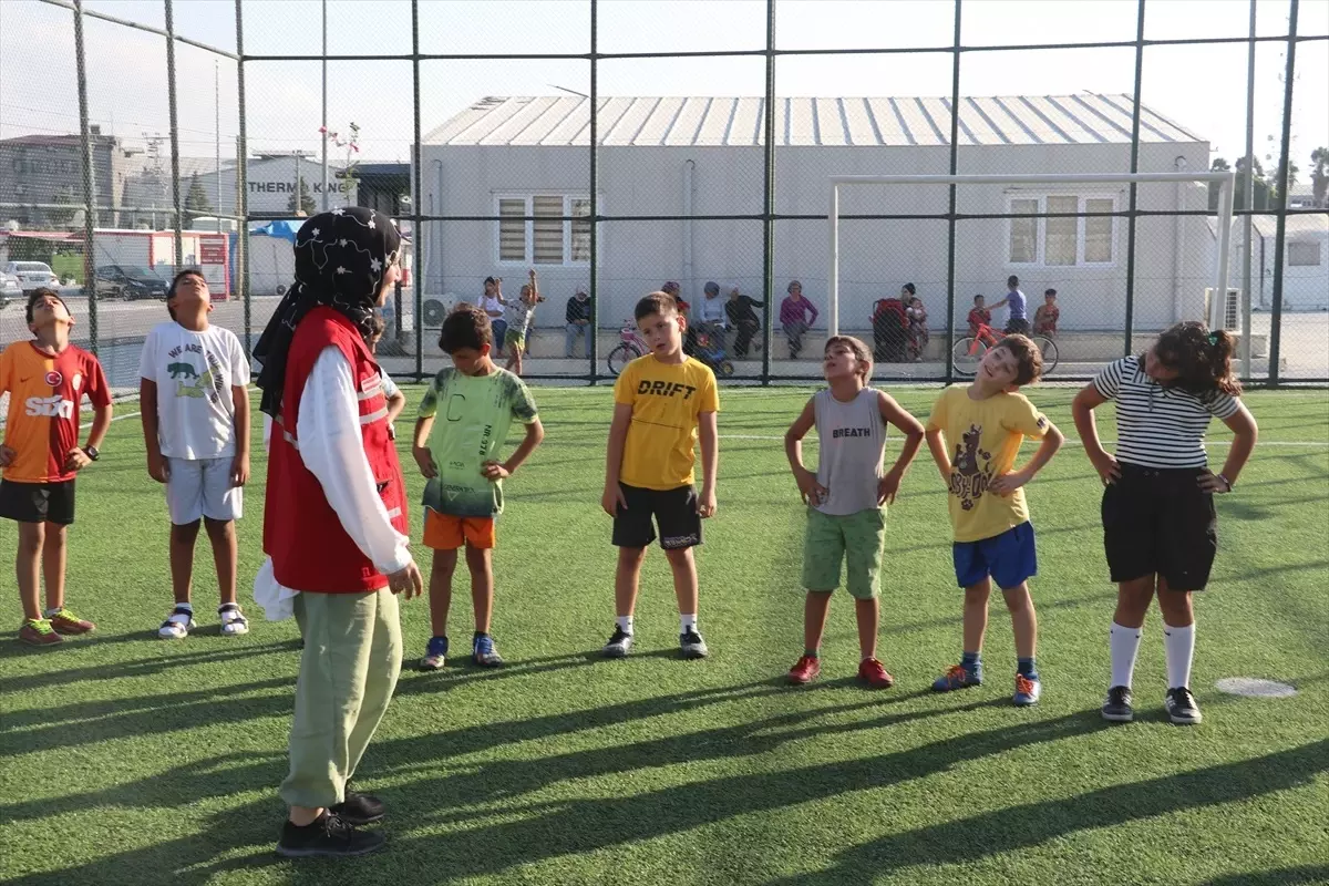 Hatay\'da Türk Kızılayı tarafından başlatılan proje ile depremzede çocuklar sporla rahatlıyor