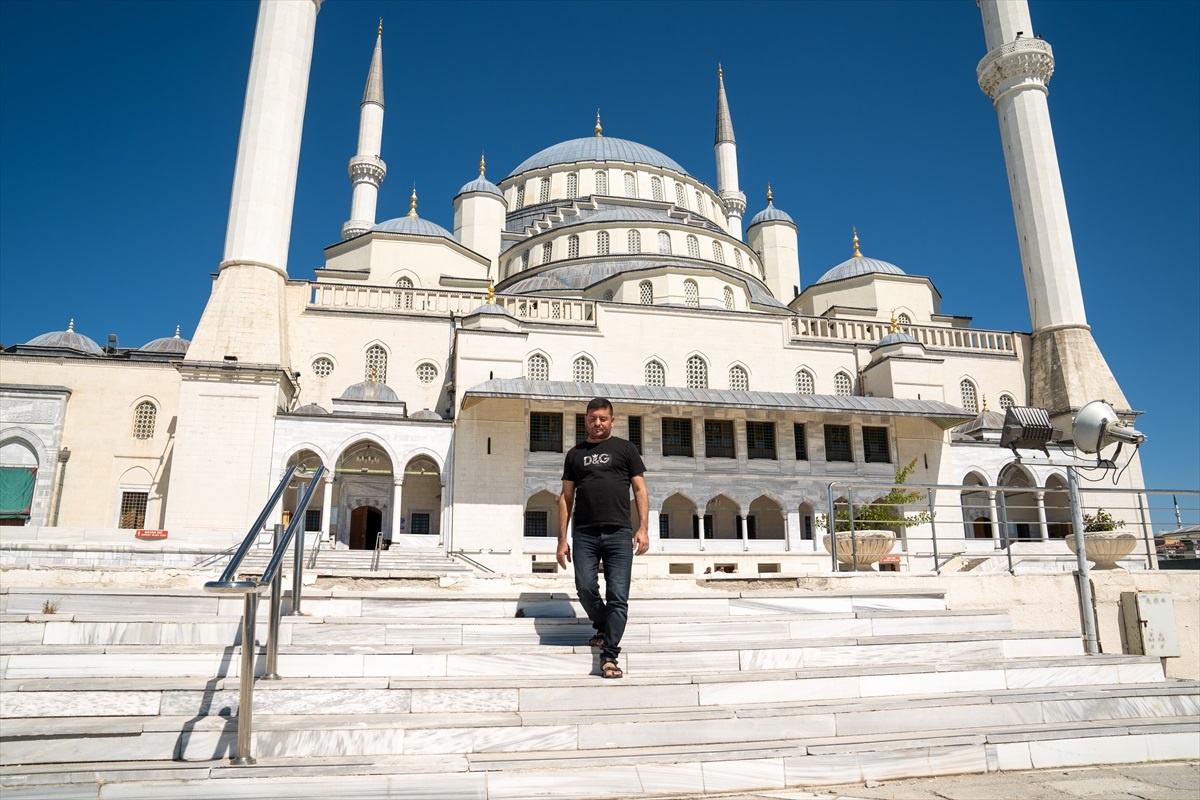 İsrail Saldırısı Sonucu Ailesini Kaybeden Gazzeli Ahmed Baraka Türkiye\'ye Sığındı