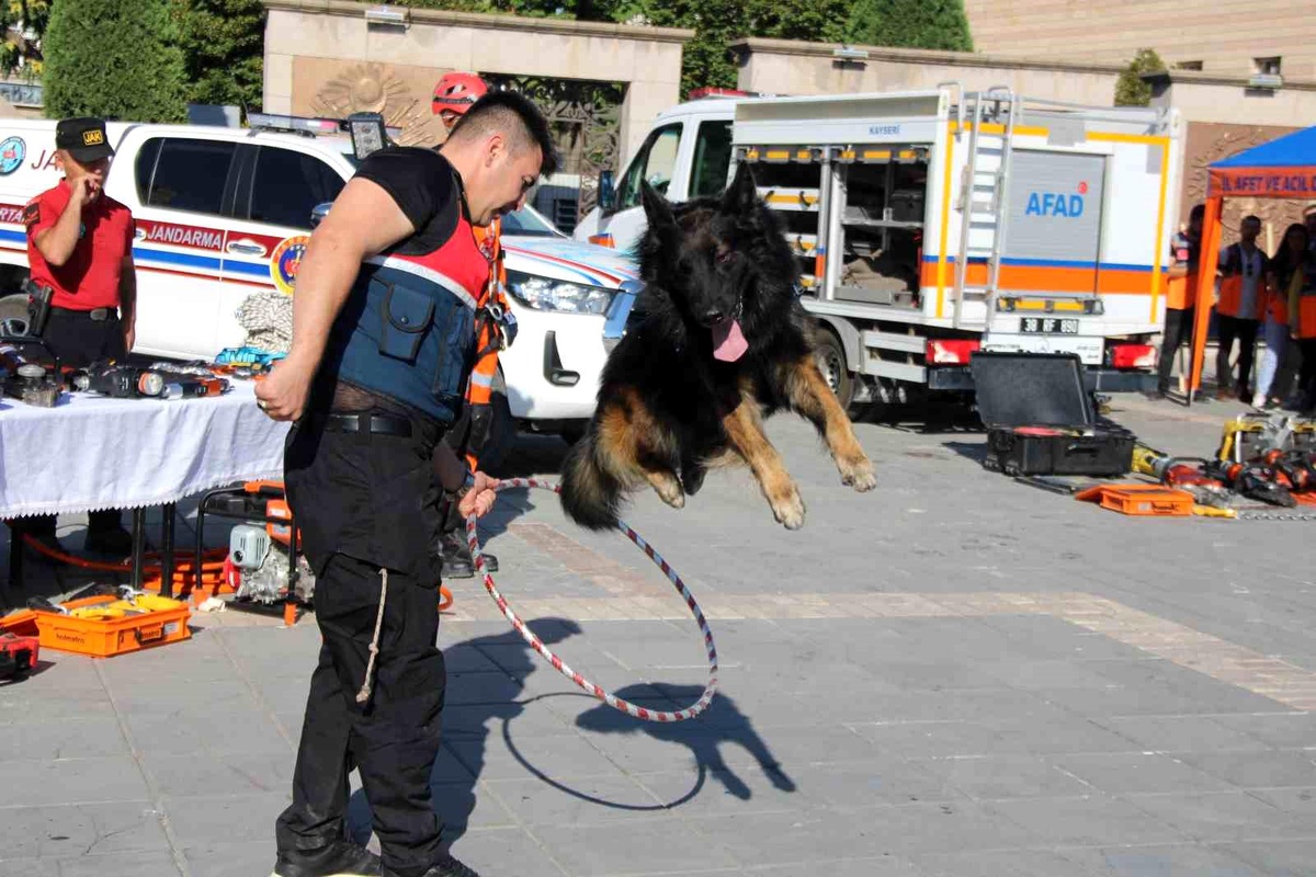 Kayseri\'de Marmara Depremi anma etkinliği düzenlendi