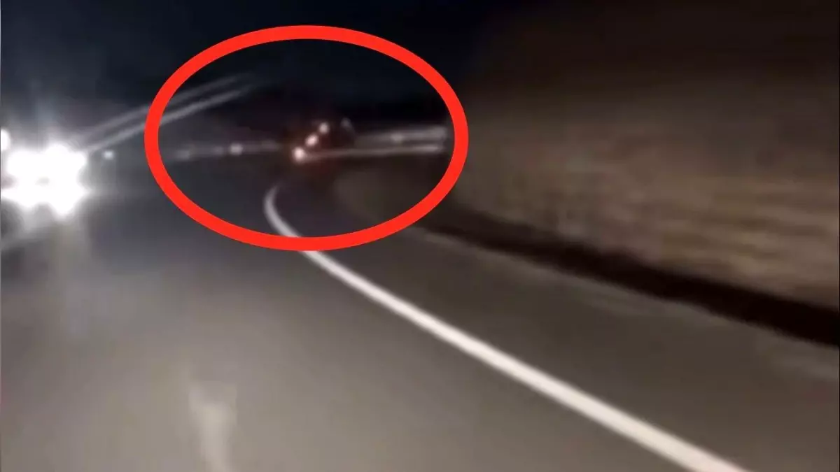 Mersin Erdemli\'de Domates Yüklü Kamyonun Karıştığı Kaza