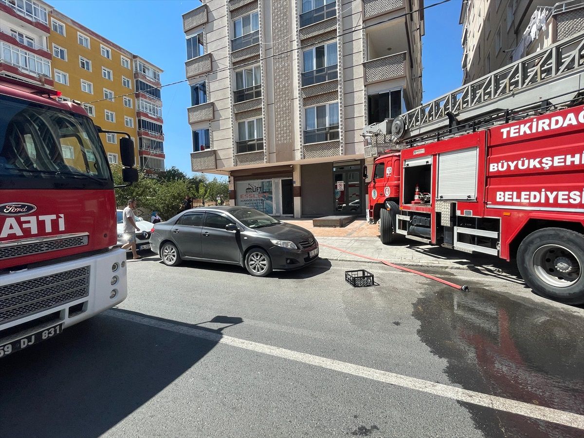 Kapaklı\'da çıkan yangın söndürüldü