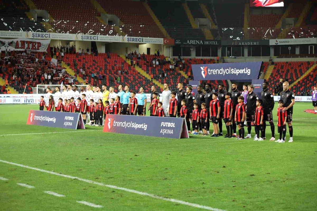 Trendyol Süper Lig: Gaziantep FK: 0 Samsunspor: 1 (Maç devam ediyor)