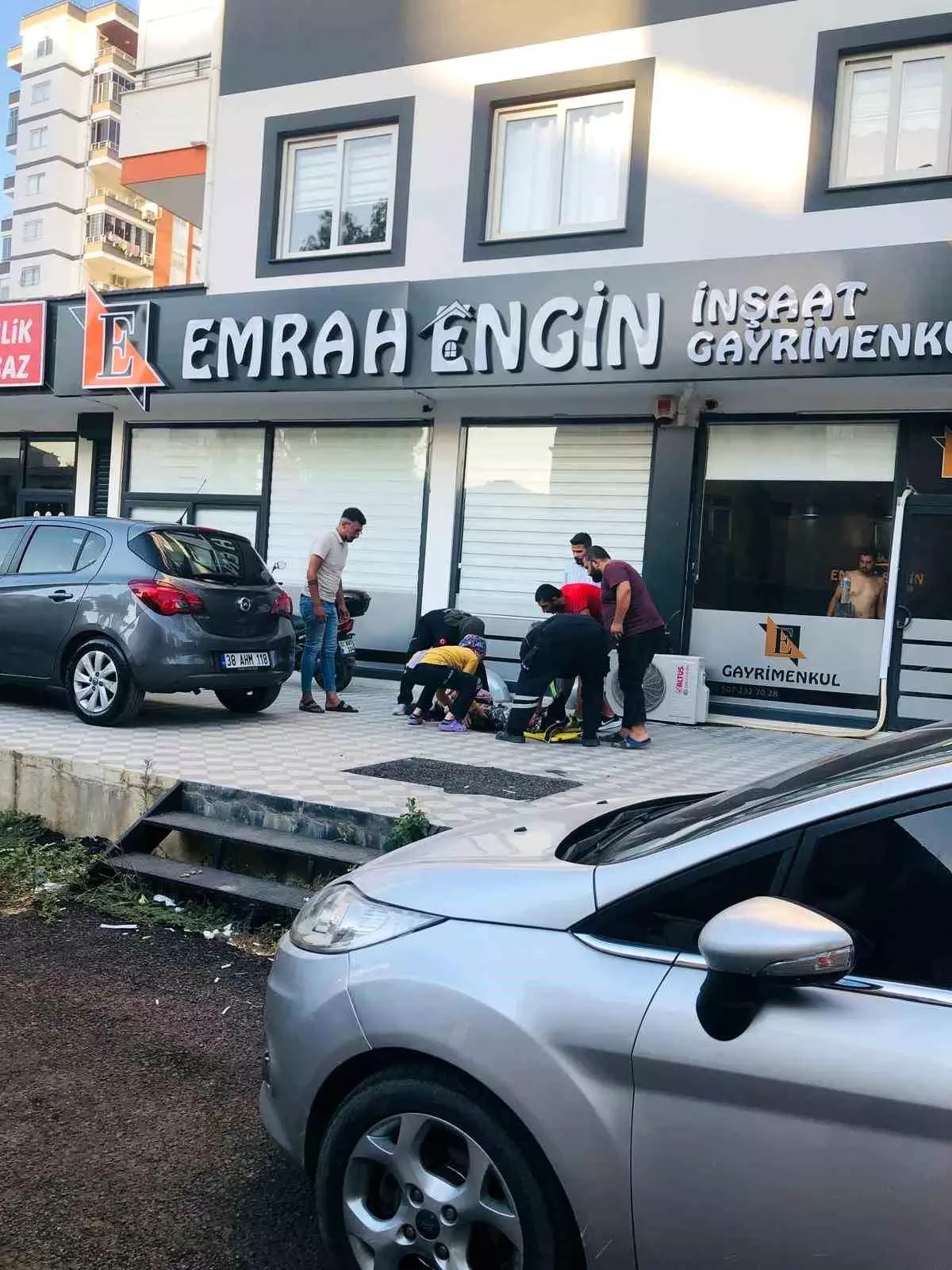 Adana\'da 9. kattan düşen genç hayatını kaybetti