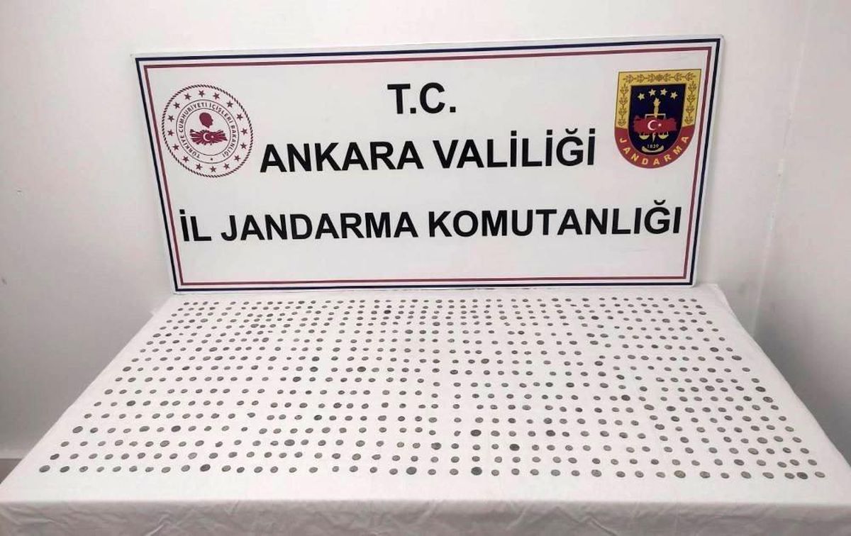 Beypazarı\'nda Bizans dönemine ait bin 108 sikke ele geçirildi