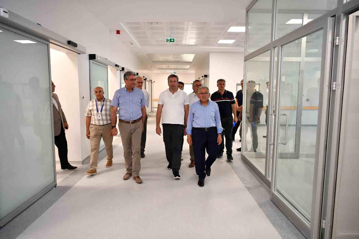 Kayseri Büyükşehir Belediyesi, Erciyes Üniversitesi\'ne sağlık hizmeti için yeni acil servis binası ve poliklinikler açtı