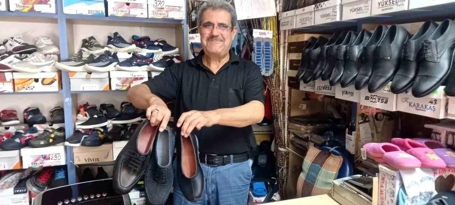 Aydın\'da kara lastik ayakkabılar hala tercih ediliyor