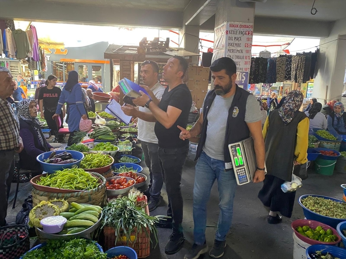 Devrek Belediyesi Halk Pazarında Denetim Gerçekleştirdi