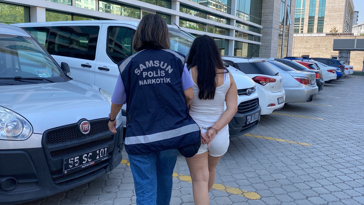Samsun\'da Uyuşturucu ve Kaçak Elektronik Sigara Operasyonu