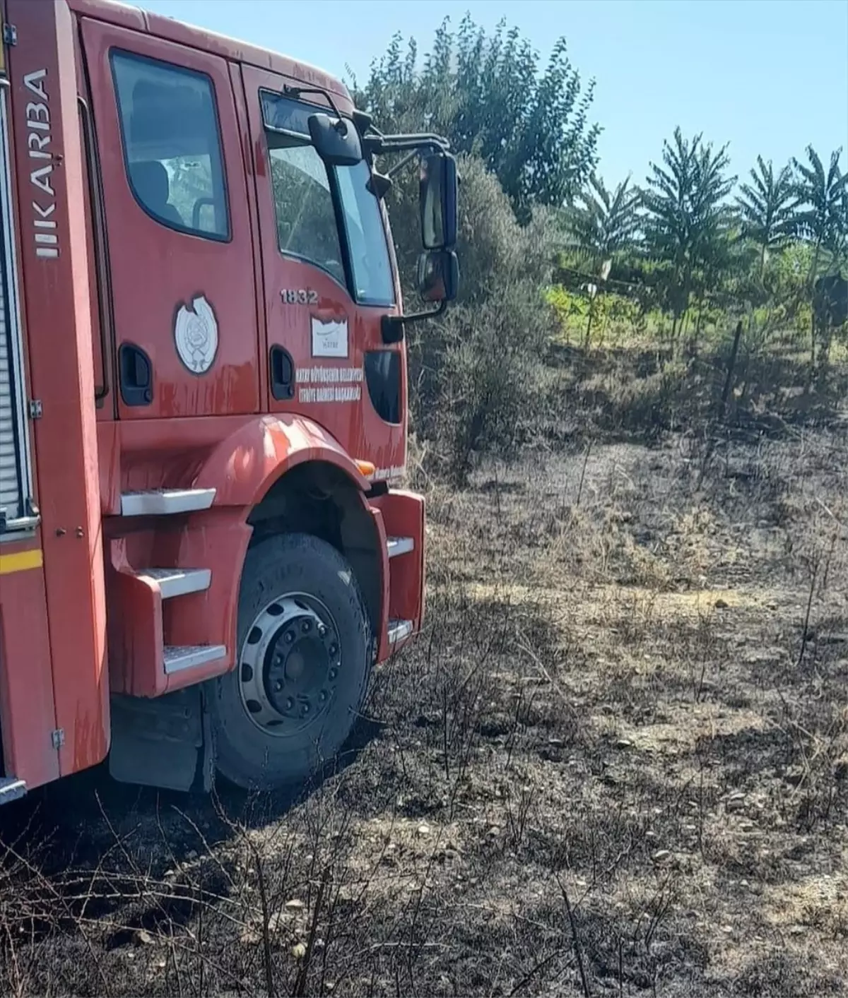 Hatay\'ın Arsuz ve Erzin ilçelerinde yangınlar söndürüldü