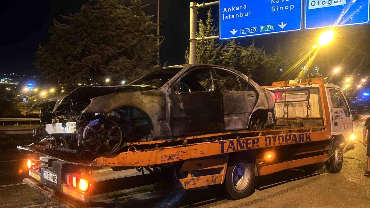 Samsun\'da Gurbetçi Ailenin Otomobili Alevlere Teslim Oldu