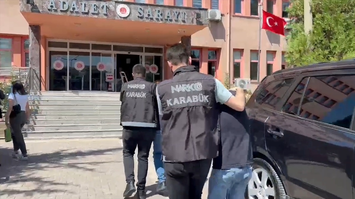 Karabük\'te Uyuşturucu Operasyonunda Gözaltına Alınan 2 Zanlı Adli Kontrol Şartıyla Serbest Bırakıldı