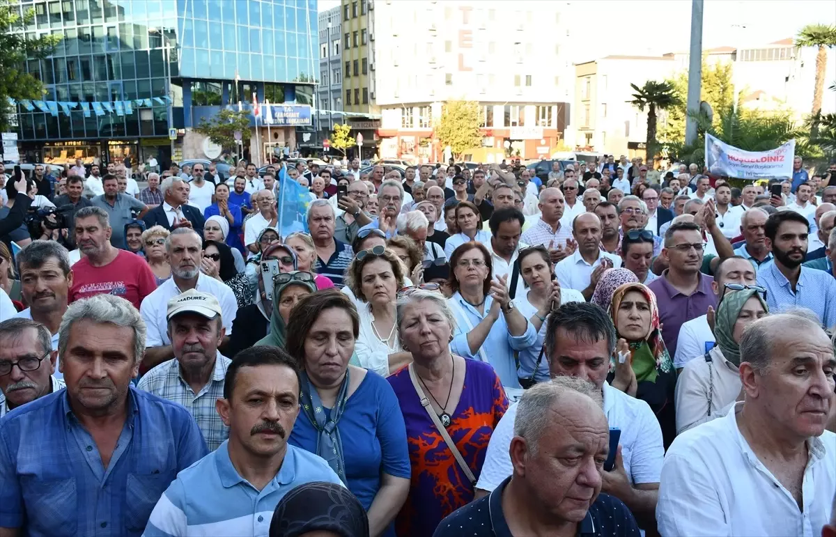 İYİ Parti Genel Başkanı Müsavat Dervişoğlu, çiftçilerin yanında olduklarını söyledi