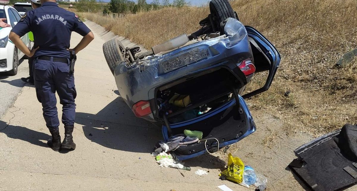 Kırklareli\'nde Otomobil Devrildi, 5 Kişi Yaralandı