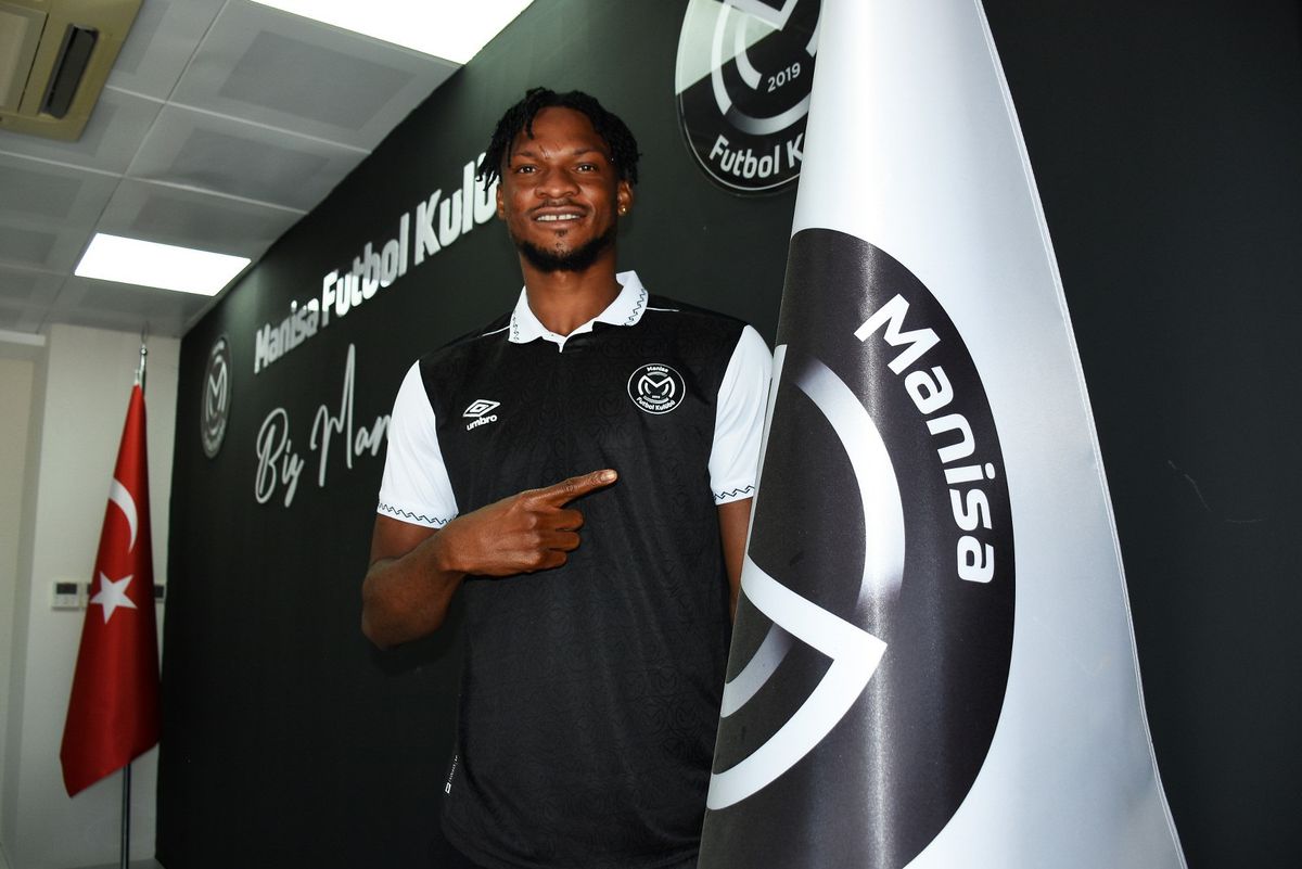 Manisa Futbol Kulübü, ilginç bir transfer açıklamasıyla Ganalı oyuncuyu kadrosuna kattı