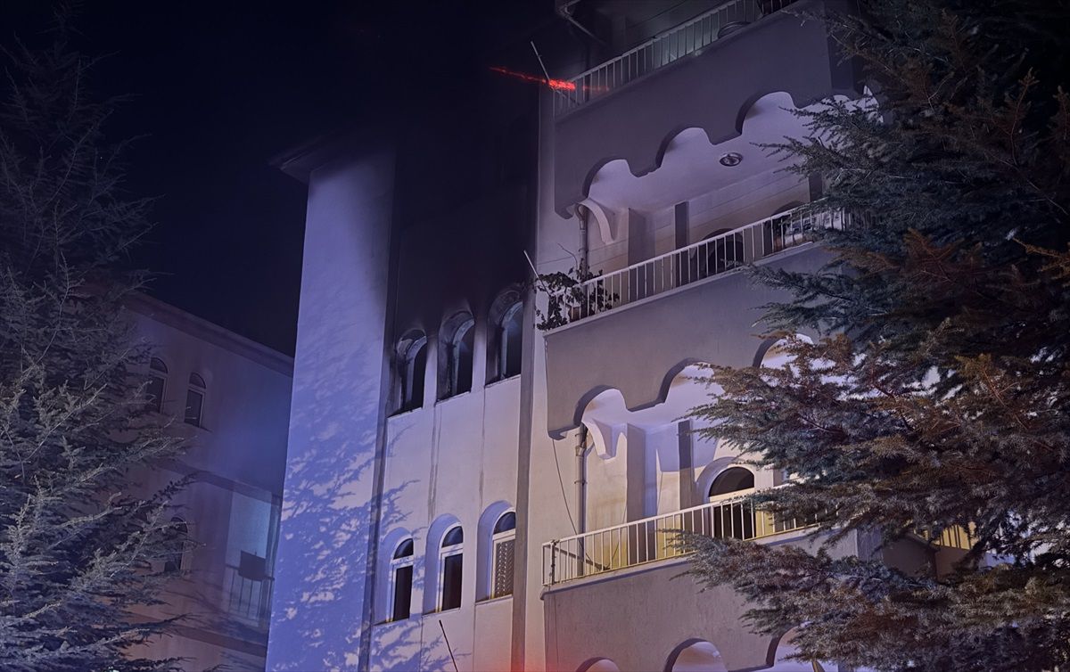 Nevşehir\'de Apartman Dairesinde Çıkan Yangın Söndürüldü