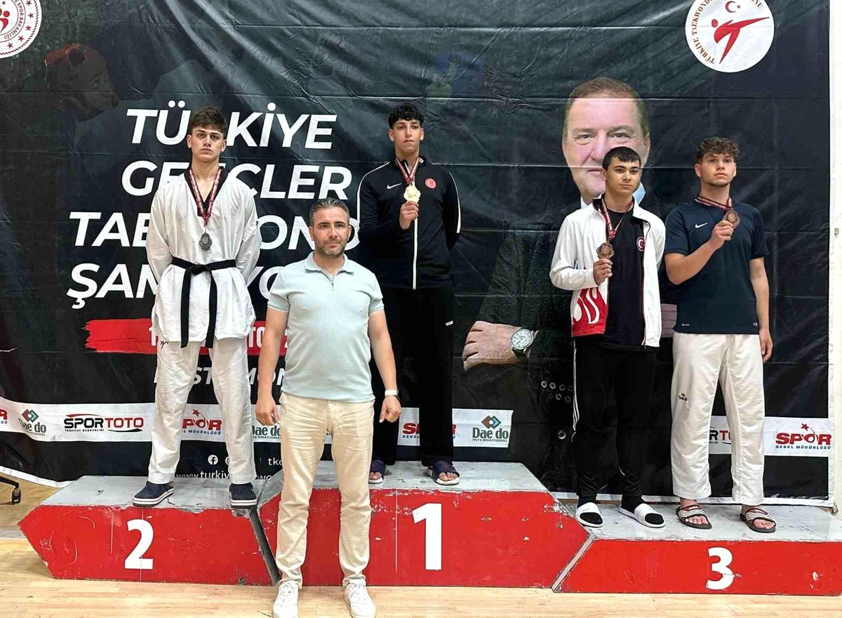 Yunusemre Belediyespor Taekwondocusu Recep Alperen Aktaş Gümüş Madalya Kazandı