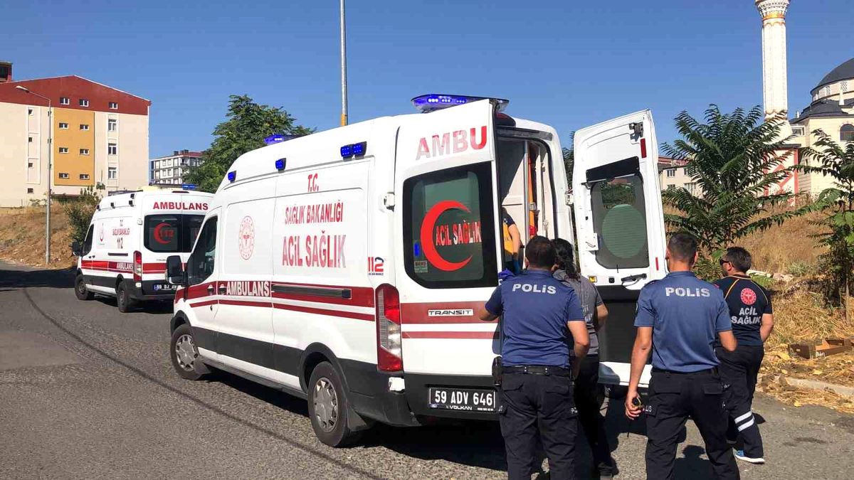 Çorlu\'da çıkan kavgada 2 kişi yaralandı