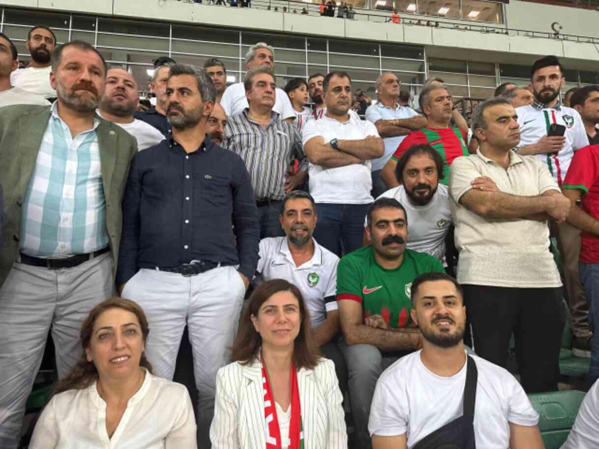 TFF başkanının da tribünde olduğu Amedspor-İstanbulspor maçında protokol krizi yaşandı